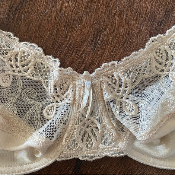 WACOAL UNDERWIRE BRA - Picture 2 of 6